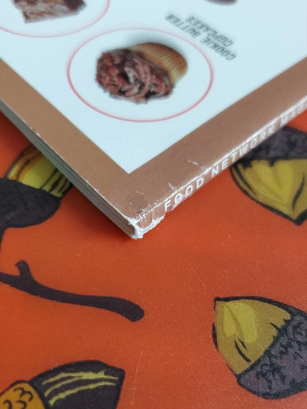 Food Network Chocolate Lover's Cookbook - White & Brown